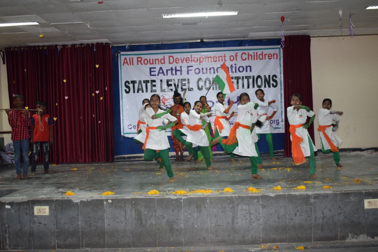 Dance performance on a patriotic song